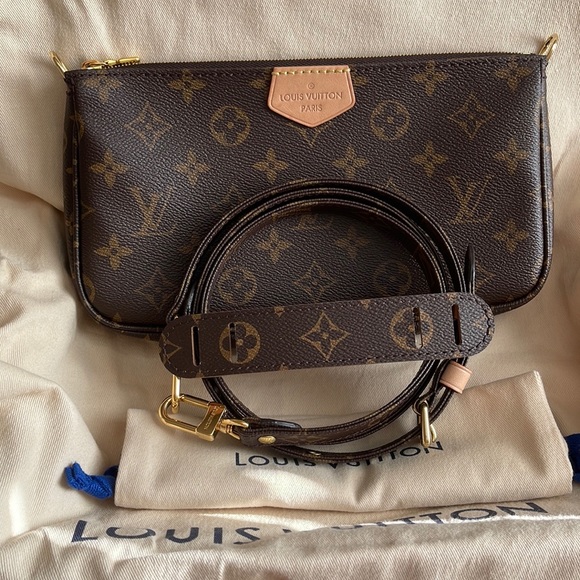 Louis Vuitton LARGE POCHETTE ACCESOIRES w/ 16mm Adjustable MONOGRAM STRAP - Picture 2 of 16